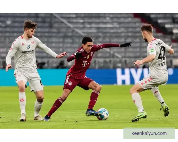 德甲哈克前锋续约展现出稳定的竞争力，未来值得关注