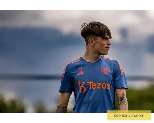 滕哈赫球队控场力持续提升,近期表现值得关注 滕哈赫球队控场力持续提升,近期表现值得关注